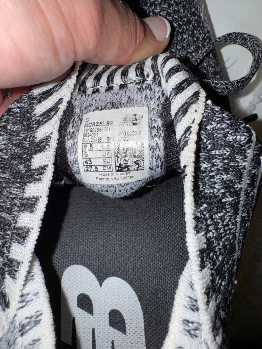 New Balance Black & Gray Knit Running Sneakers